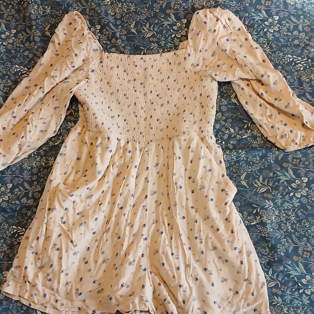 American Eagle Floral Blue and White Romper Size Small